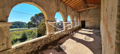 Mas - 2 500 m² - 30 pièces