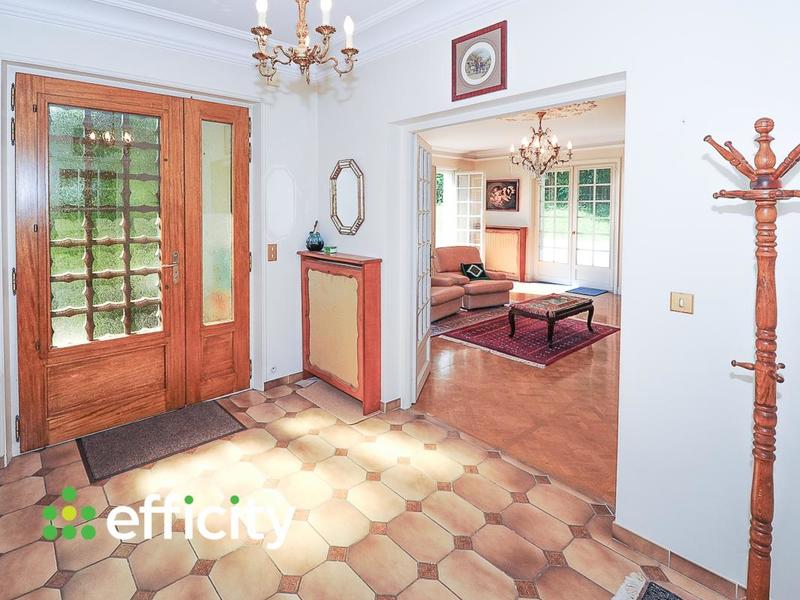 Maison - 365 m² - 5 pièces