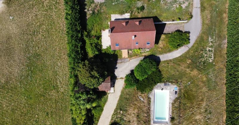 Maison jumelée - 410 m² - 8 pièces