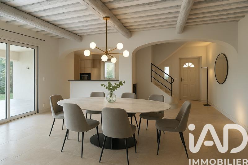 Maison - 218 m² - 7 pièces