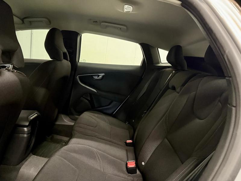 Volvo V40 2.0 T2 122ch