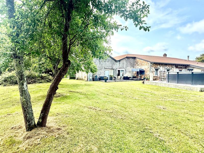 Maison - 315 m² - 9 pièces