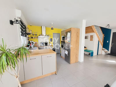 Maison - 99 m² - 5 pièces