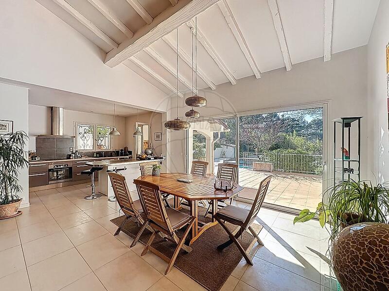 Propriété - 155 m² - 6 pièces