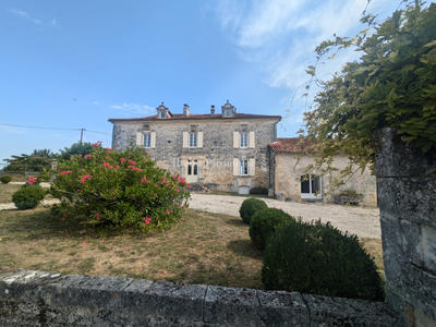 Maison - 278 m² - 12 pièces
