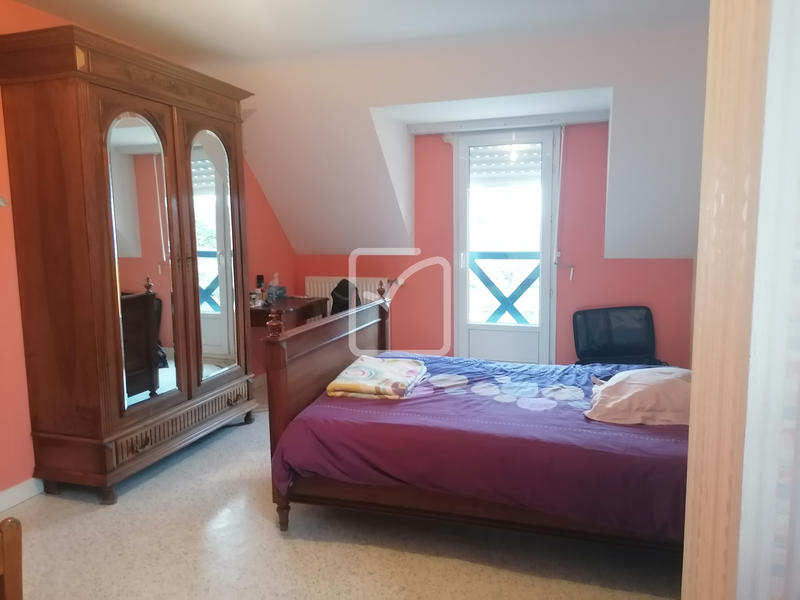 Maison - 177 m² - 8 pièces