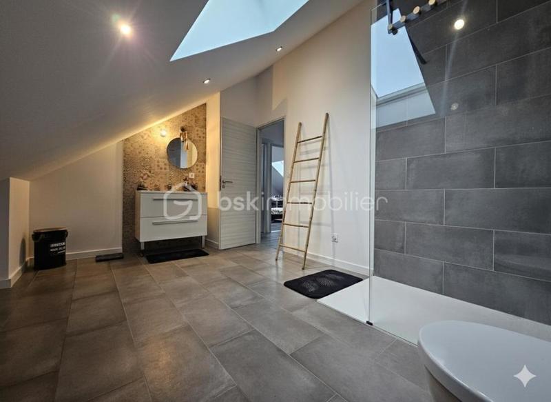 Maison - 140 m² - 4 pièces