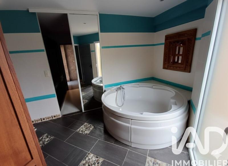 Maison - 211 m² - 6 pièces