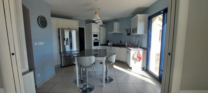 Pavillon - 240 m² - 8 pièces