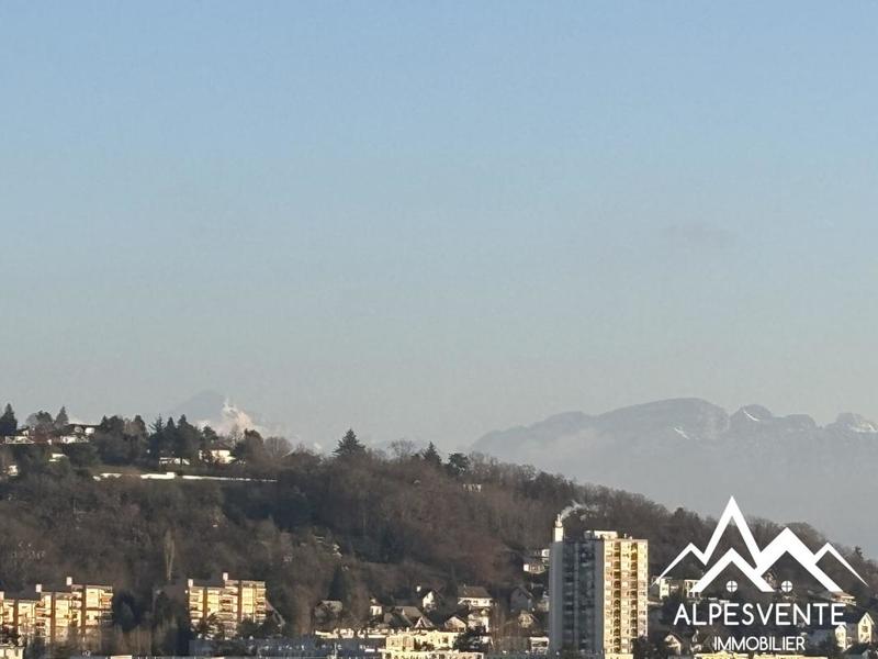 Appartement - 102 m² - 4 pièces