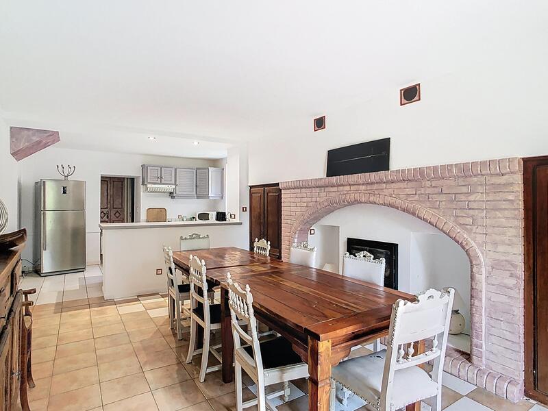 Villa - 342 m² - 8 pièces