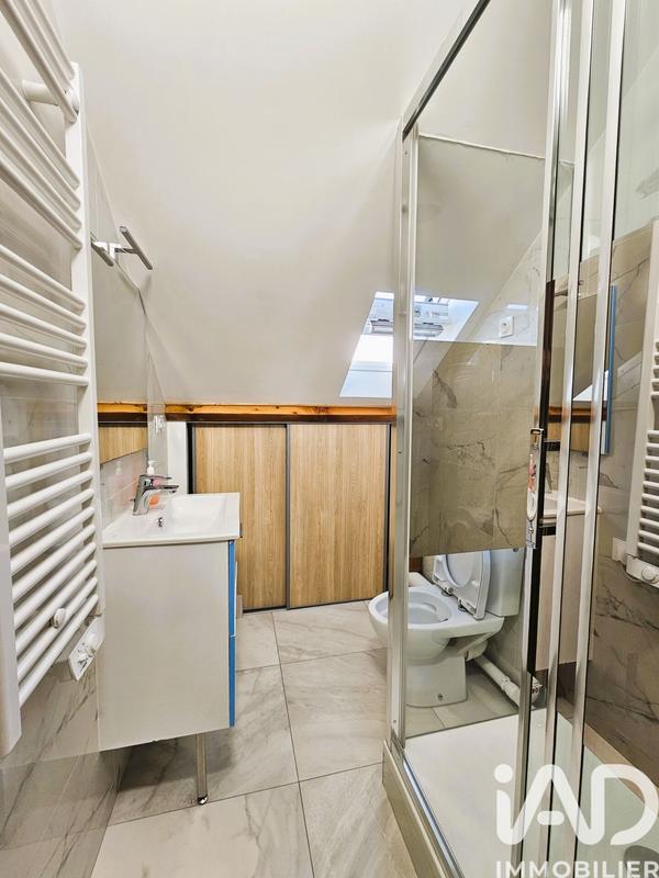 Maison - 141 m² - 9 pièces