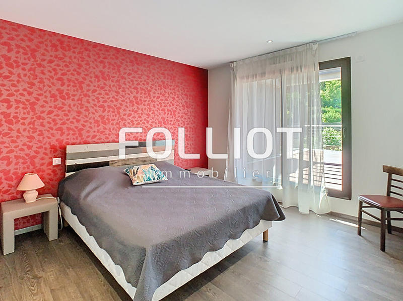 Maison - 224 m² - 8 pièces