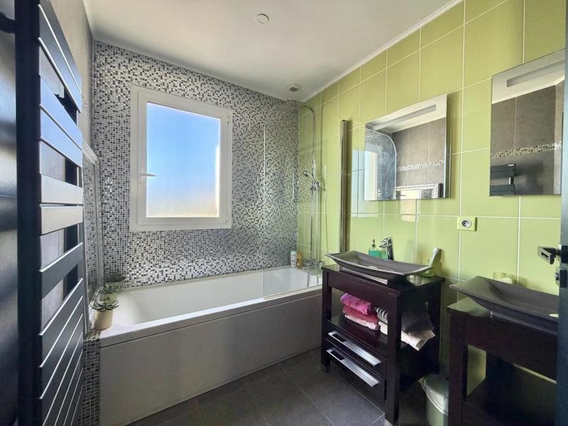 Villa - 160 m² - 5 pièces