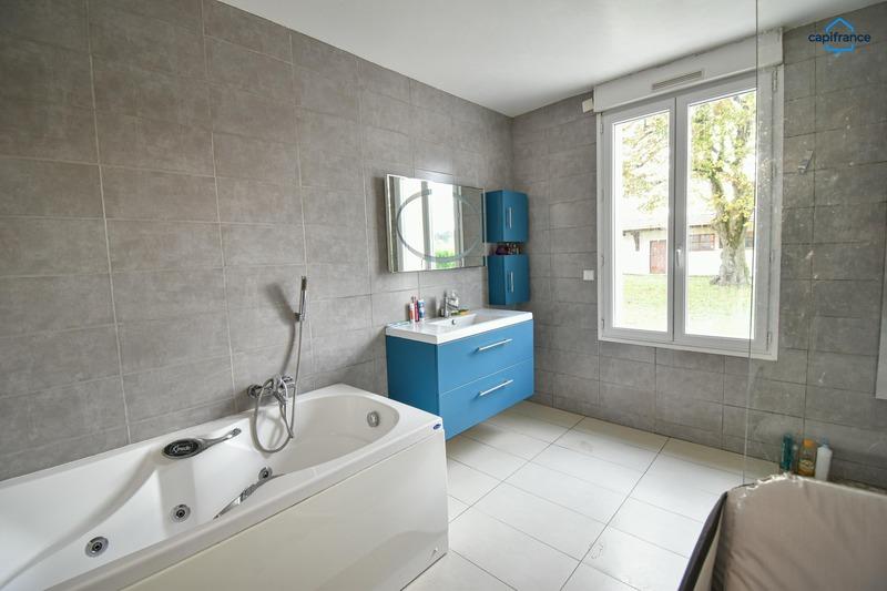 Longère - 232 m² - 6 pièces