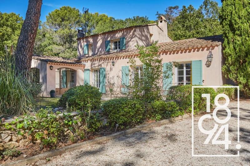 Villa - 261 m² - 7 pièces