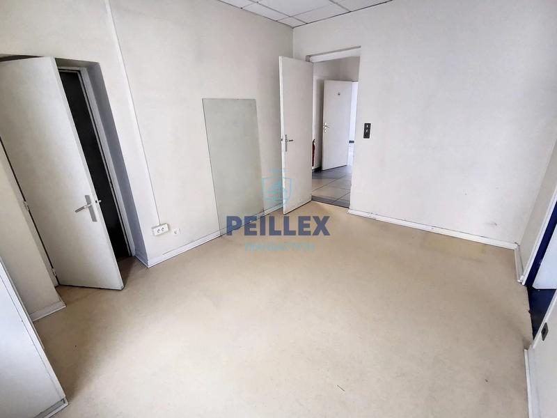 Local commercial - 88 m² - 4 pièces