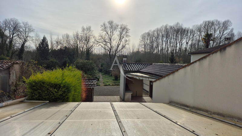Maison - 275 m² - 6 pièces