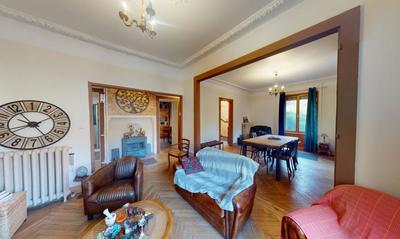 Maison - 313 m² - 6 pièces