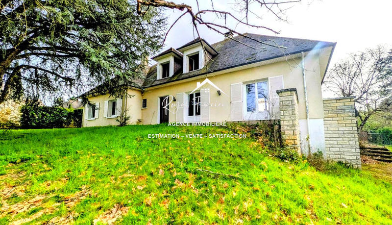 Maison - 317 m² - 10 pièces