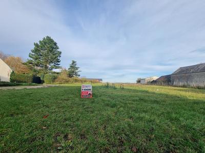 Terrain constructible - 1 005 m²