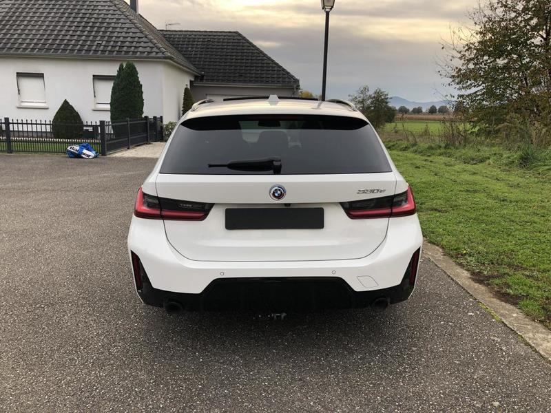 Bmw Série 3 Touring 330e m Sport 292 Pack Innovation Hybride Rechargeable / Toit Ouvrant Attache Remorque Camera de Recul Phares Lazer Harman Kardon