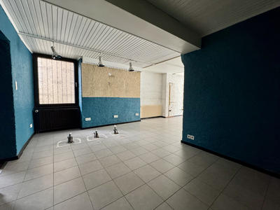 Local commercial - 80 m² - 4 pièces