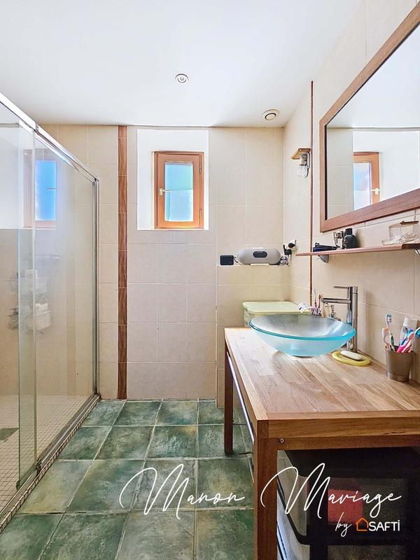 Maison - 216 m² - 5 pièces