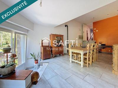 Maison - 223 m² - 7 pièces