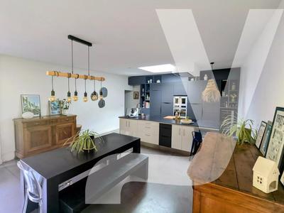 Maison - 140 m² - 6 pièces