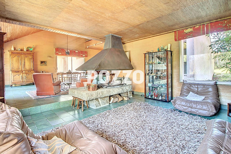 Maison - 253 m² - 7 pièces