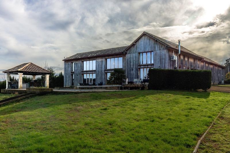 Propriété - 564 m² - 16 pièces