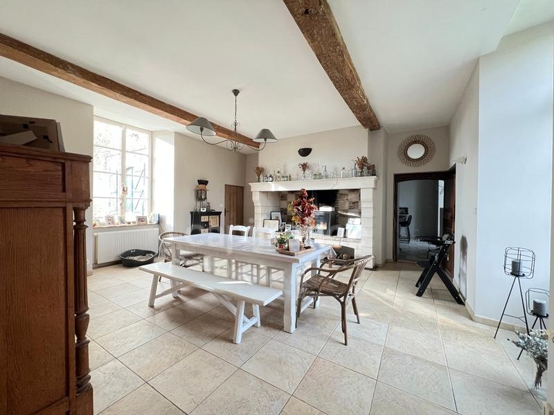 Propriété - 468 m² - 17 pièces