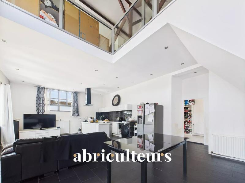 Loft - 117 m² - 6 pièces