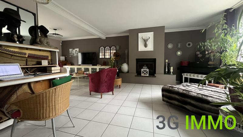 Maison traditionnelle - 170 m² - 7 pièces