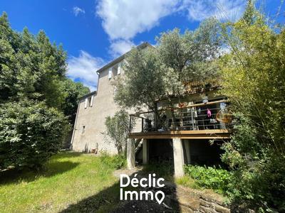 Maison - 232 m² - 7 pièces