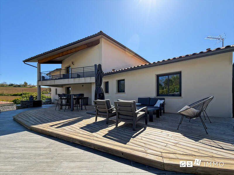 Maison - 190 m² - 6 pièces