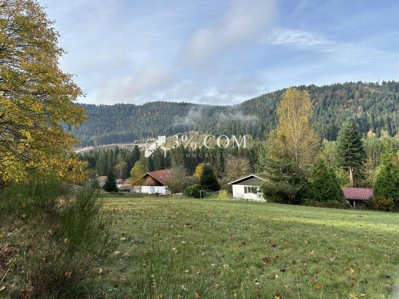 Terrain constructible - 1 800 m²