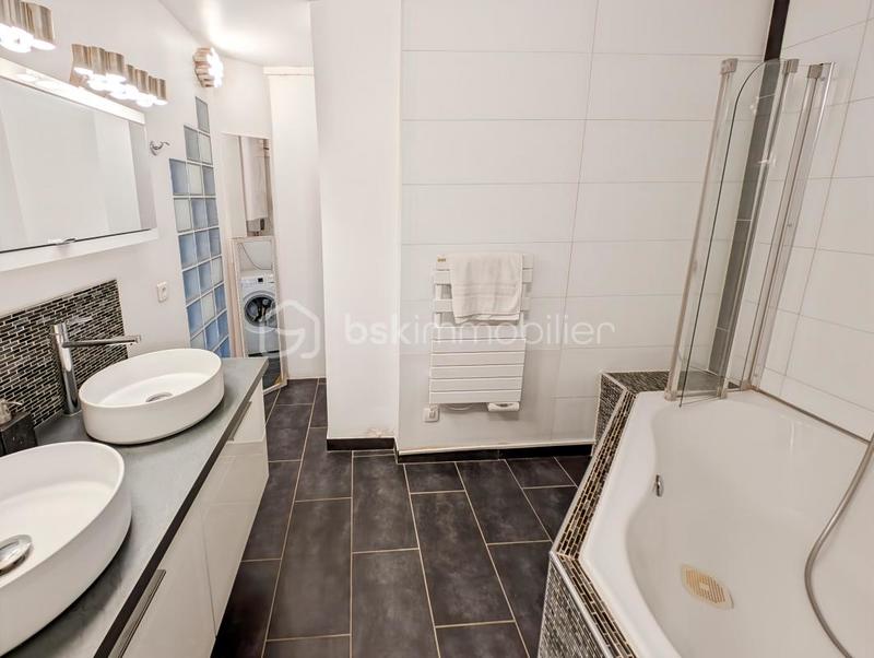 Appartement - 87 m² - 4 pièces
