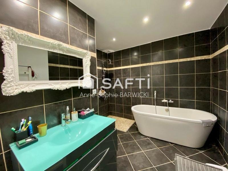 Maison - 90 m² - 5 pièces