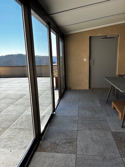 Duplex - 219 m² - 7 pièces