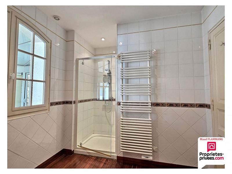 Maison - 224 m² - 8 pièces