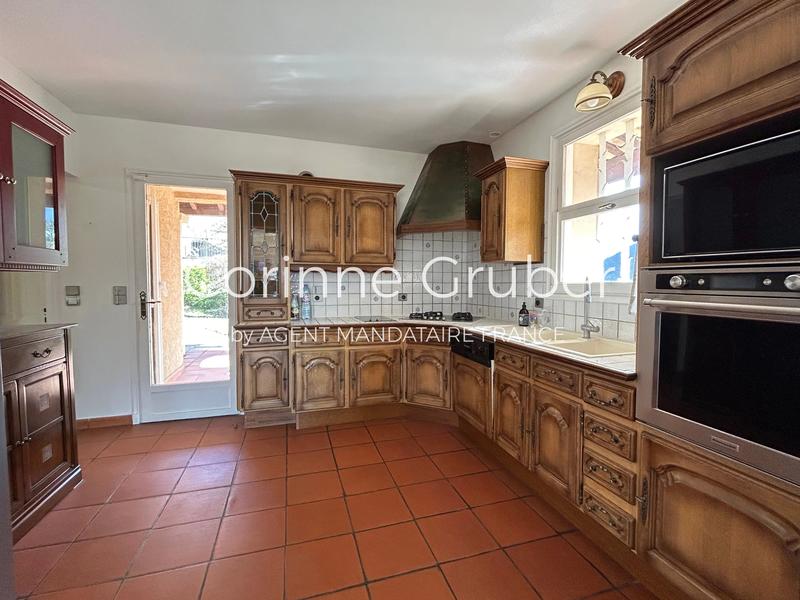 Maison - 180 m² - 6 pièces