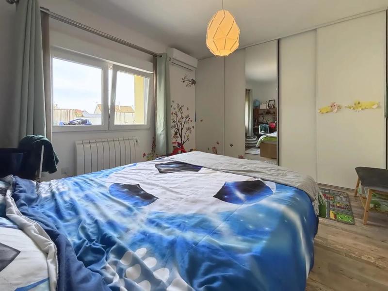 Maison - 241 m² - 8 pièces