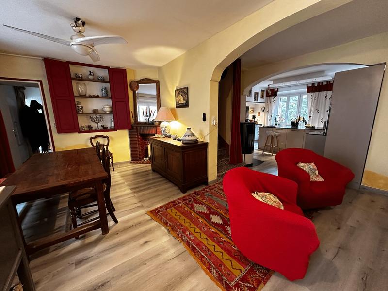 Maison - 153 m² - 11 pièces