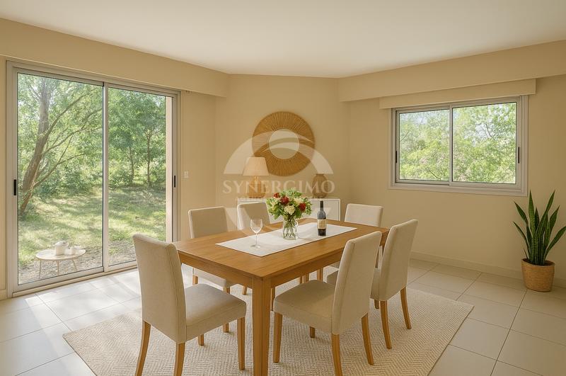 Maison - 227 m² - 7 pièces