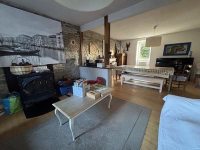 Maison - 221 m² - 9 pièces