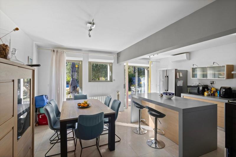 Maison - 187 m² - 6 pièces