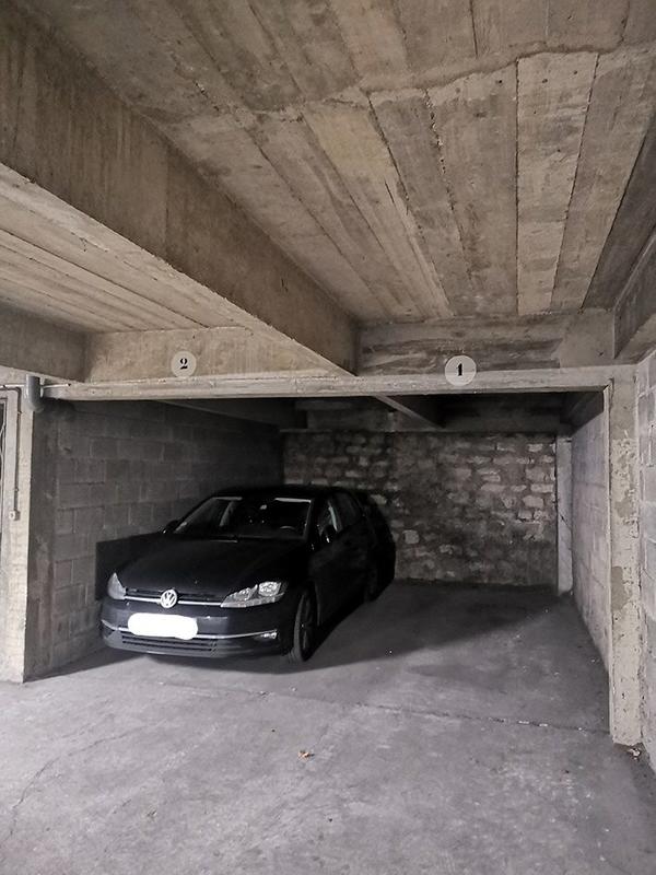 Parking / Garage - 10 m²