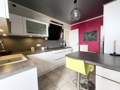 Appartement - 102 m² - 4 pièces